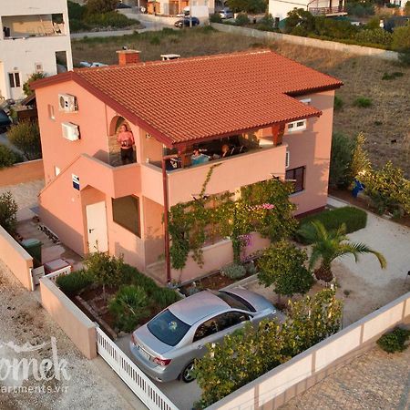 Tomek Apartment Vir Exterior foto