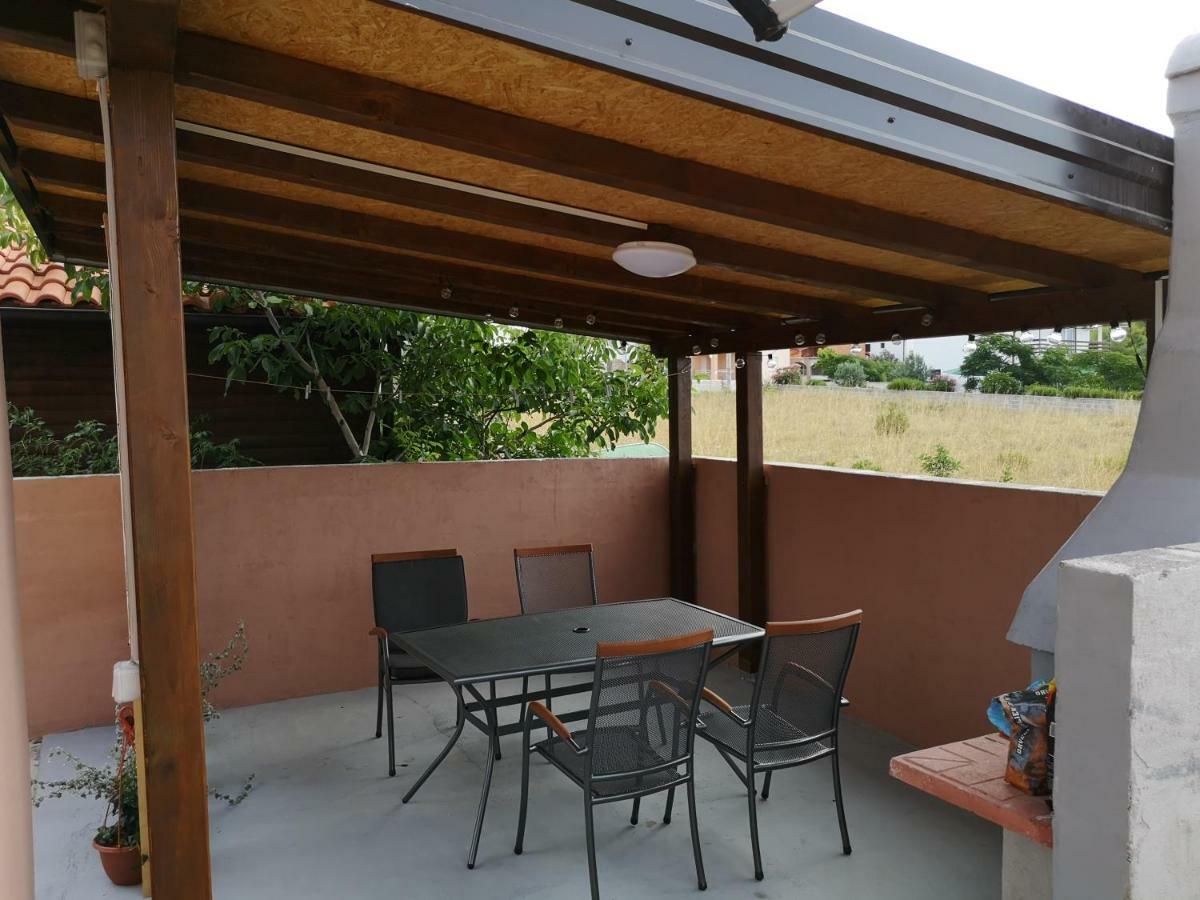 Tomek Apartment Vir Exterior foto